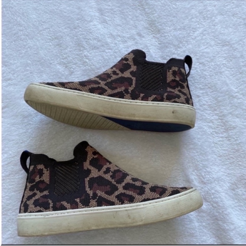 Rothys Limited Edition Wildcat Print Chelsea Boots - Picture 5 of 9